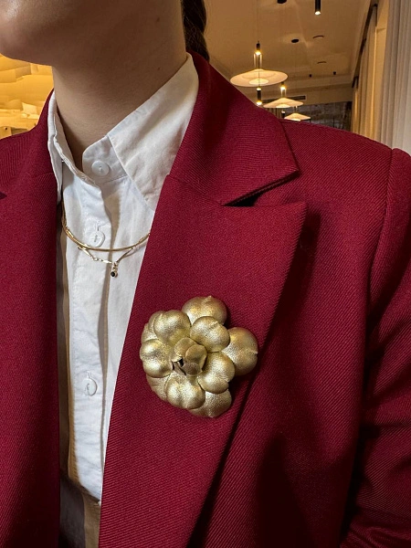 Цветок "Камелия", золотой