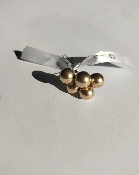 Золотая сердцевина цветка