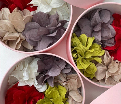 Как ухаживать за тканевыми цветами, чтобы они долго сохраняли свою свежесть?