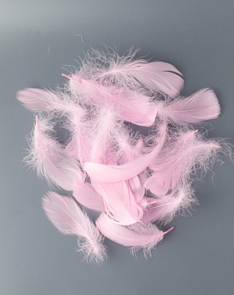 Перья гусиные мягкие 20 шт, розовый кварц