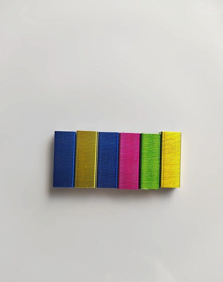 Скобы для мини степлера с цветным покрытием №10